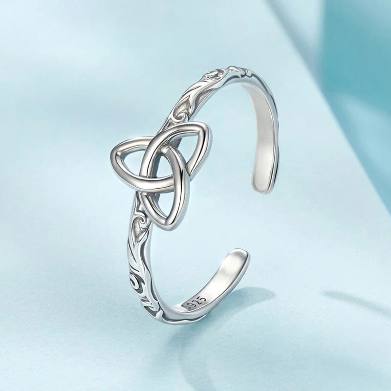 Anel Triquetra Celta em Prata 925 Ajustável Ring Tesouros Vikings