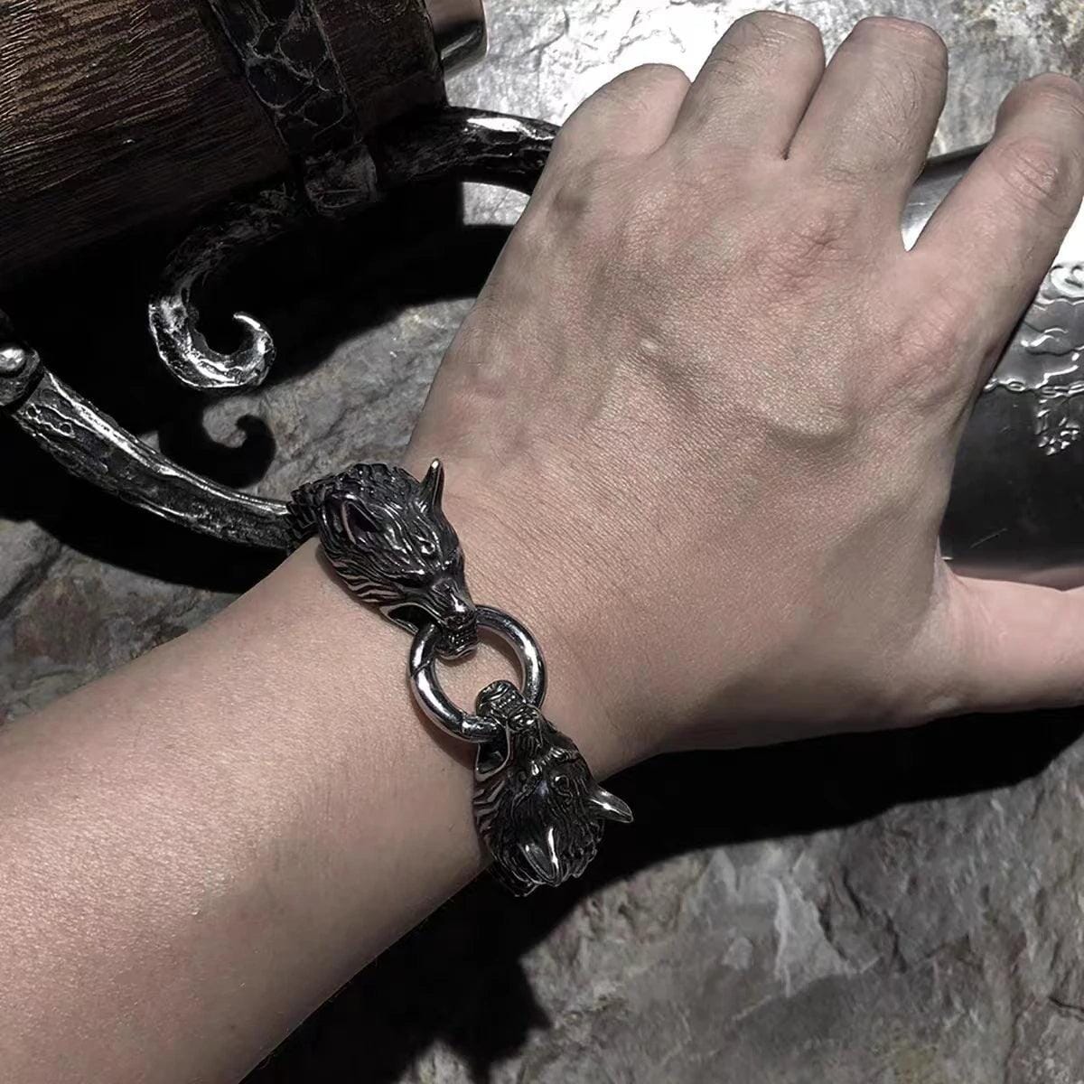 Pulseira Lobo Viking em Aço Inoxidável + Porta Joias De Madeira Bracelet Tesouros Vikings