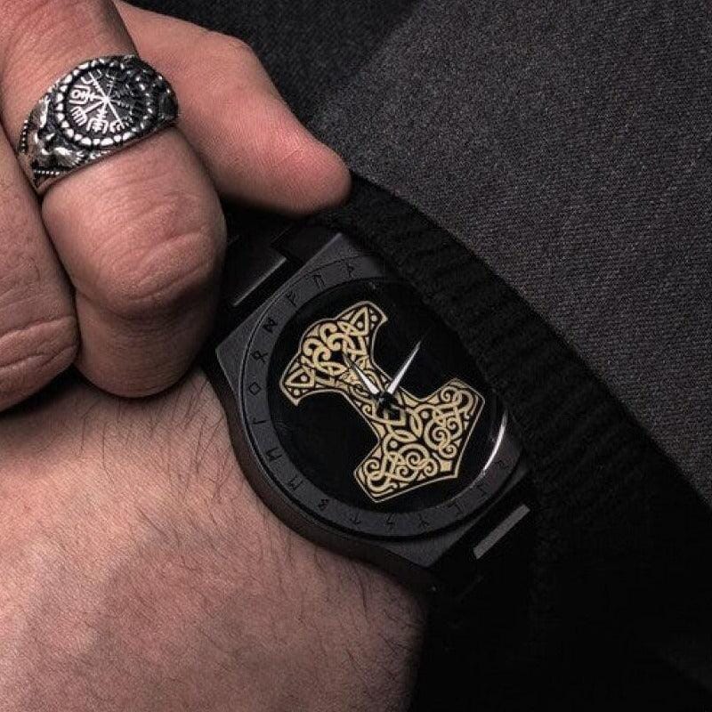 Relógio Mjolnir em Madeira Relógio Tesouros Vikings