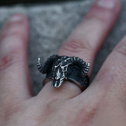 Anel Goat Skull em Aço Inoxidável Anel Tesouros Vikings