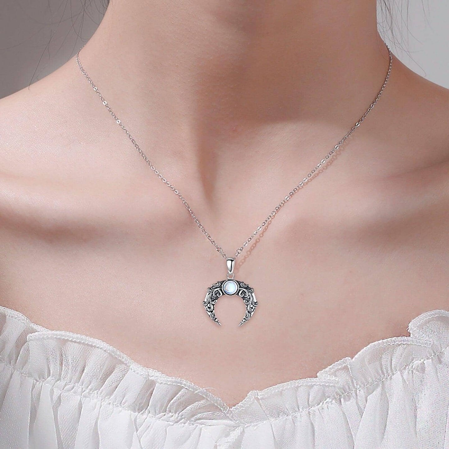 Colar Meia Lua com Pedra Lunar em Prata 925 Necklace Tesouros Vikings