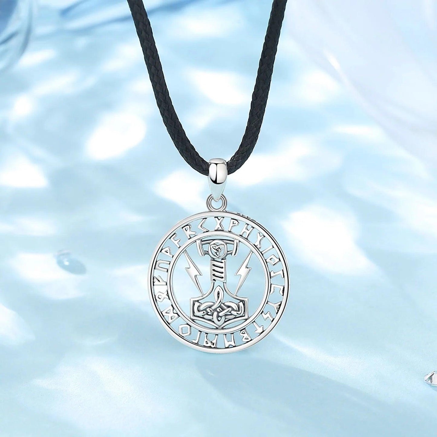 Colar Mjolnir com runas em Prata 925 Necklace Tesouros Vikings