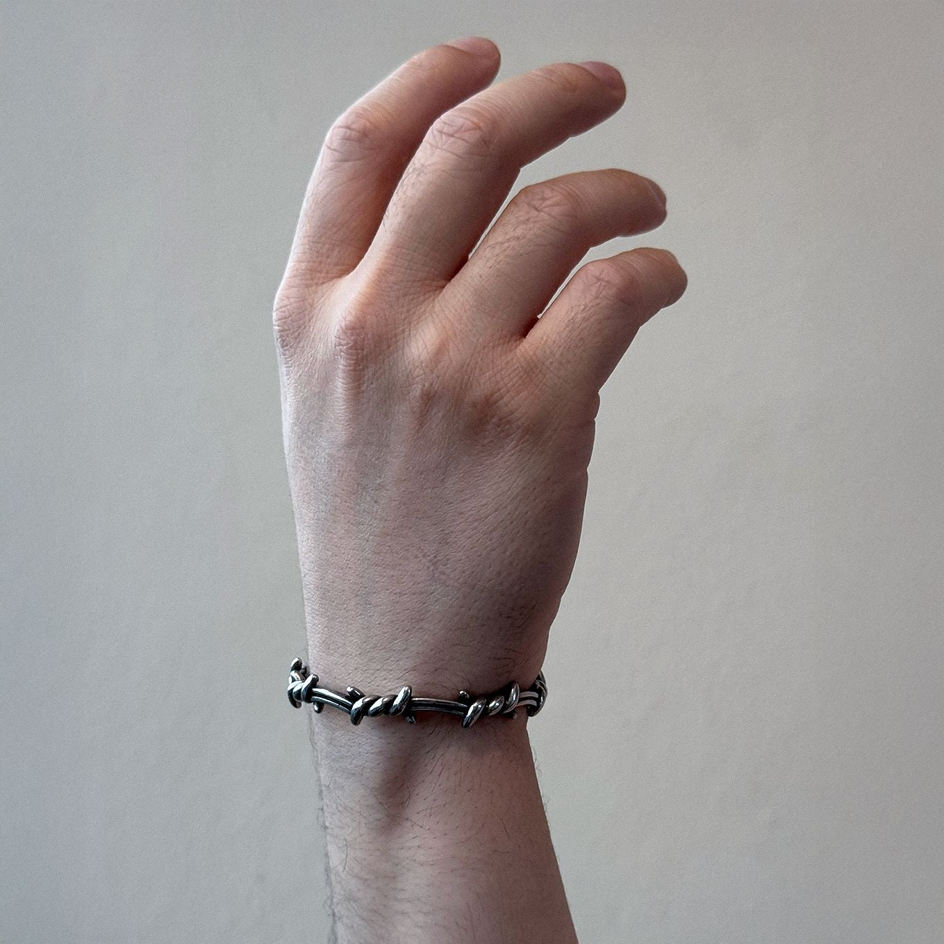 JARL - Bracelete de Arame Farpado em Aço Inoxidável Bracelet Tesouros Vikings