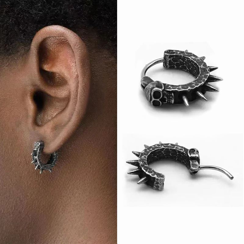 Par de Brincos Skull & Spikes em Aço Inoxidável Earrings Tesouros Vikings